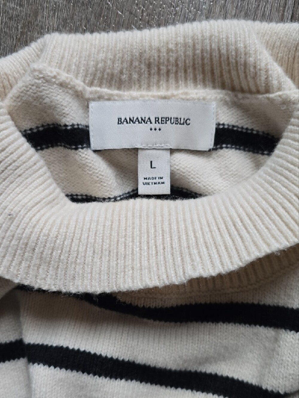 Banana Republic Perfectly Soft Turtleneck Sweater LG - Picture 7 of 7